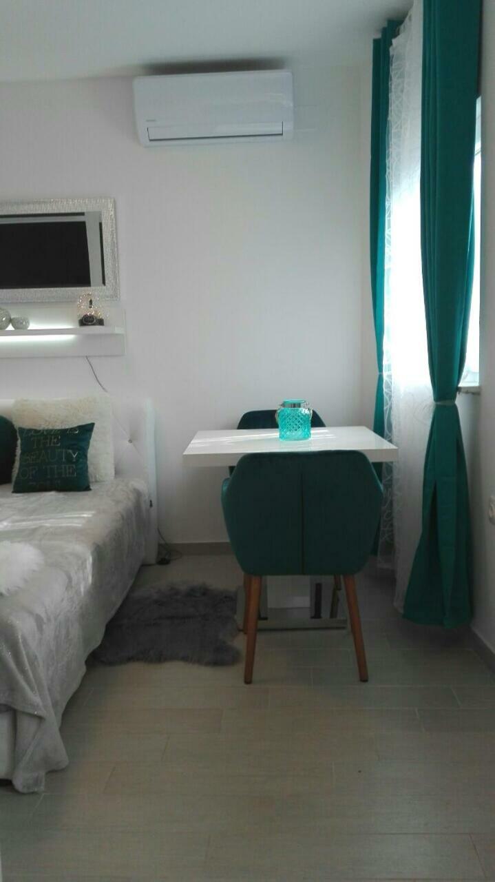 Studio Apartman Vortex Fažana エクステリア 写真